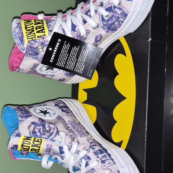 Converse High-Top Sneakers with Pink and Blue Accents - Picture 5 of 9